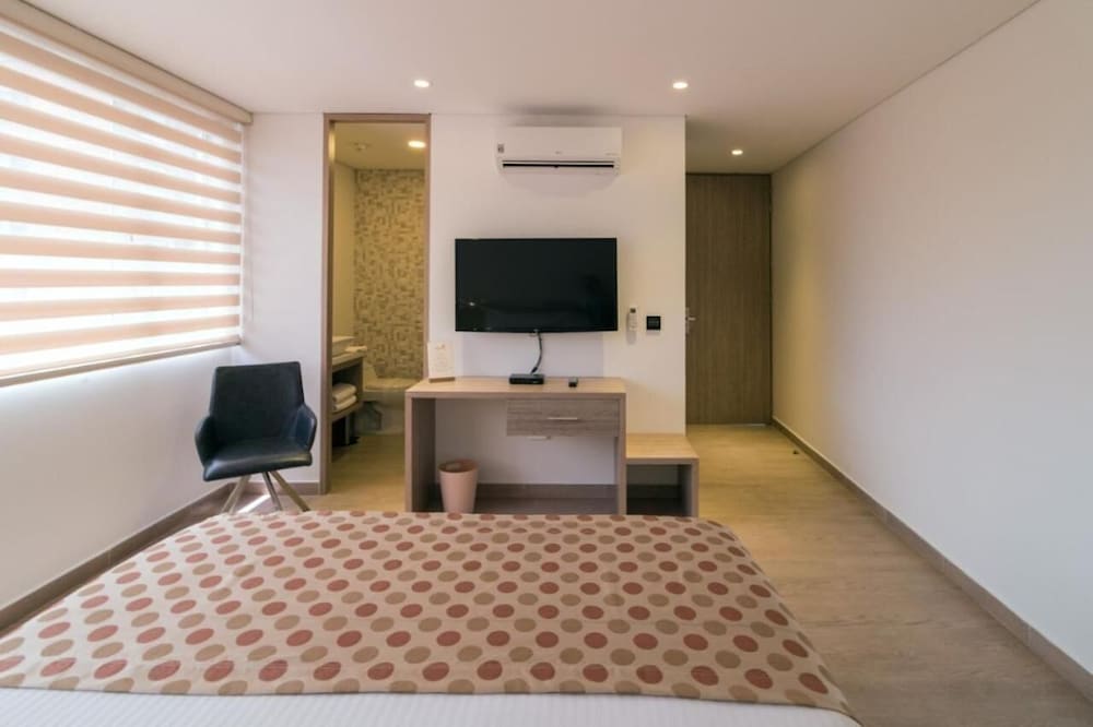 Hotel Lomas 10 24/68