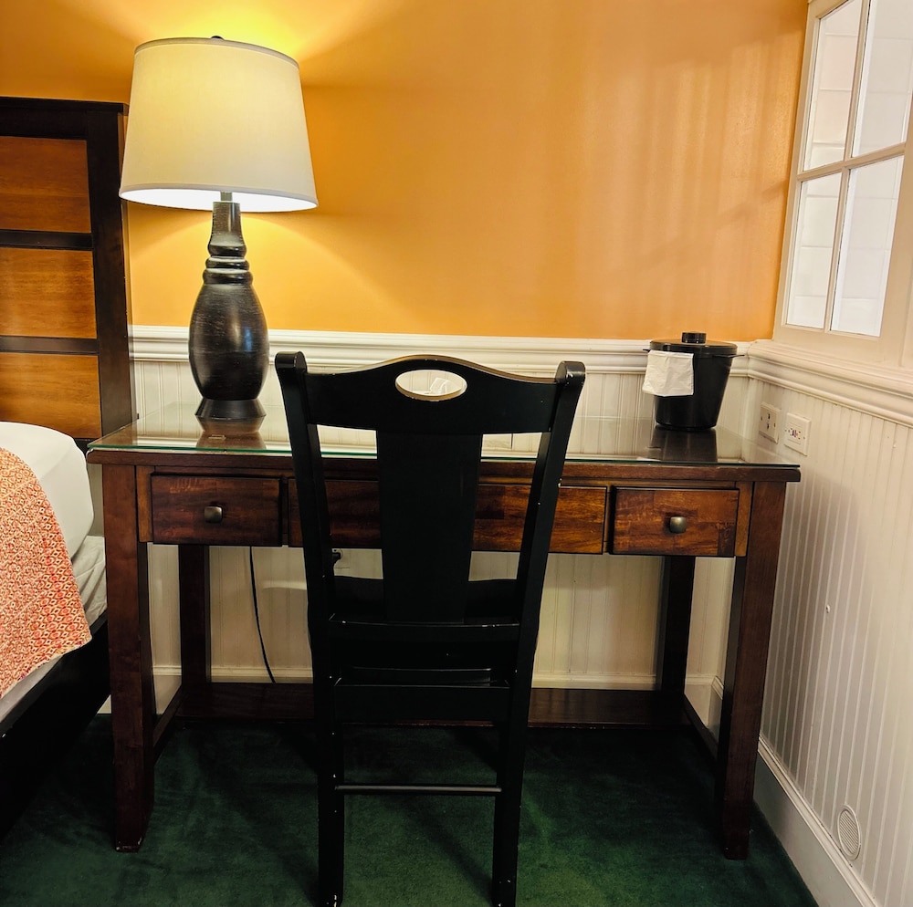 County Clare Irish Inn & Pub photo2