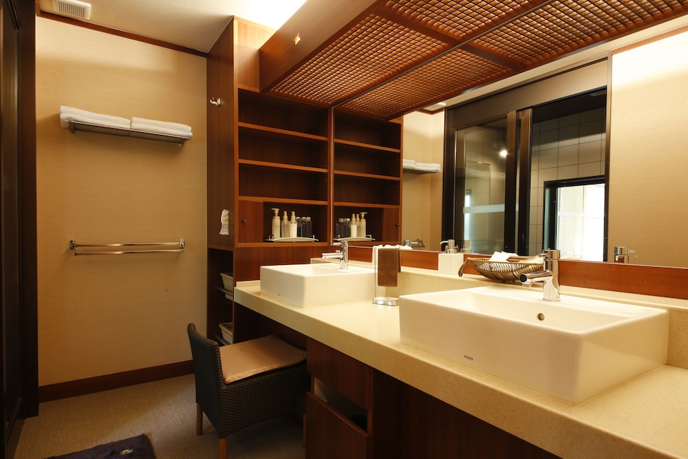 Tateshina Park Hotel (ex. Tateshina Ai) 63/69