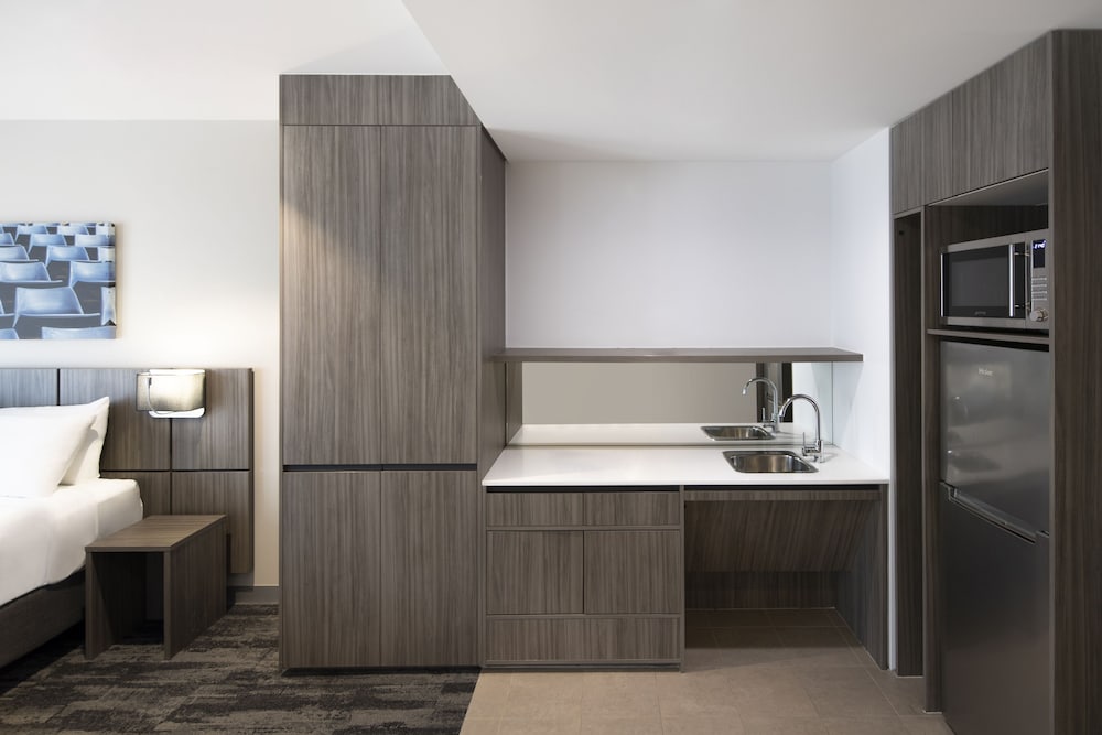 Mercure Sydney Blacktown 42/72