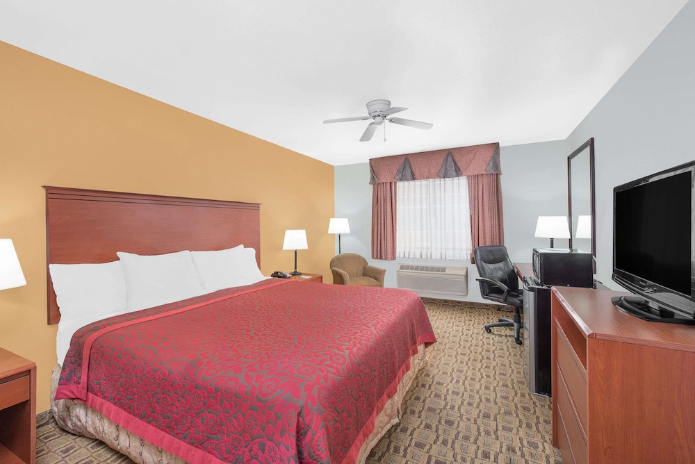 Days Inn By Wyndham Lamar 10/21