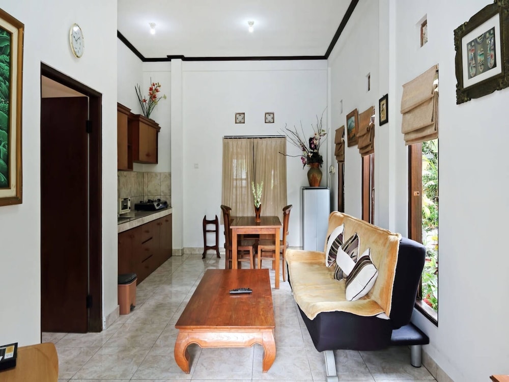 Rumah Akira Seminyak 10/23