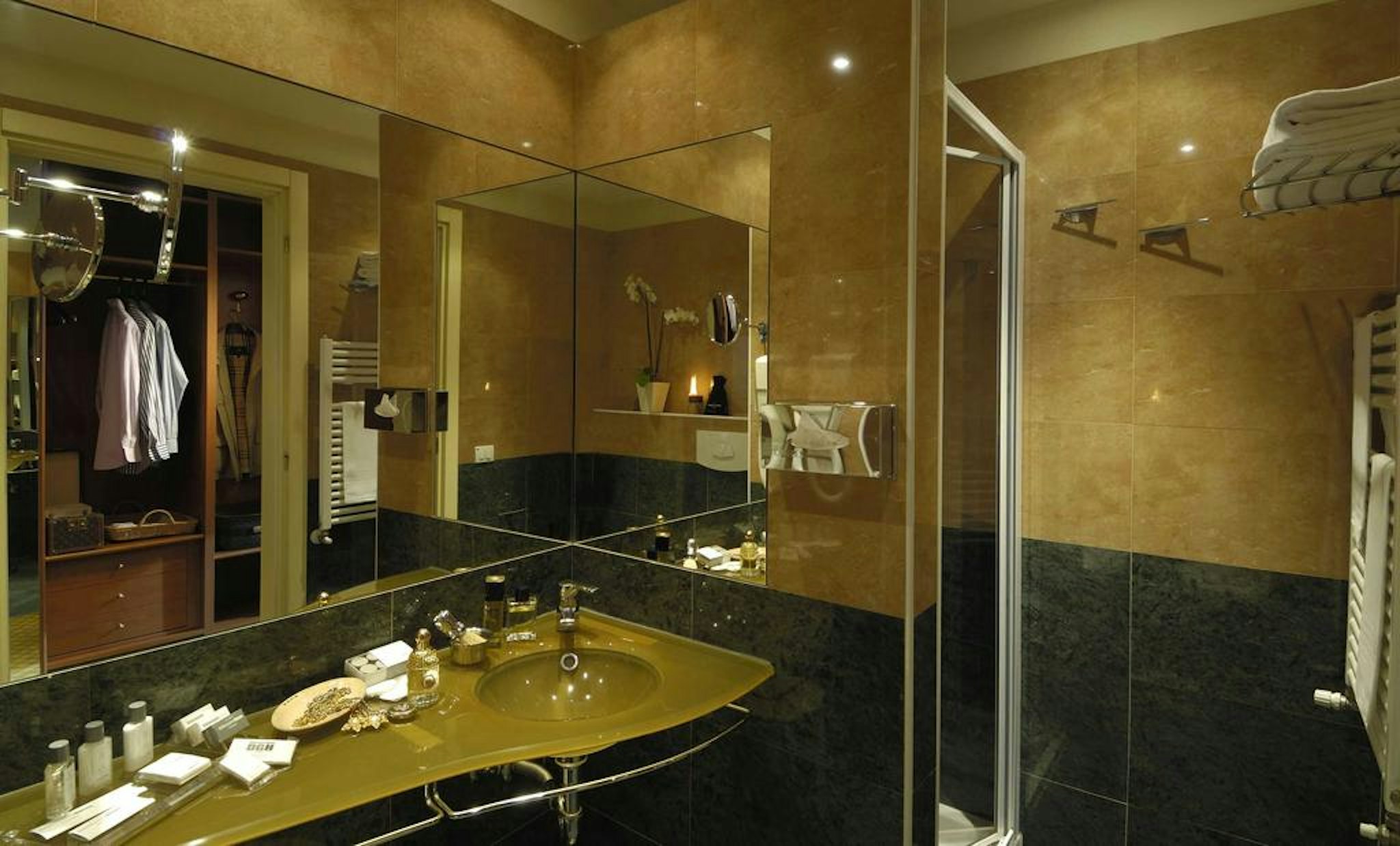Phi Hotel Emilia 26/26