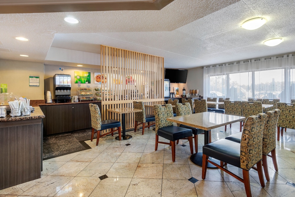 Quality Inn & Suites Mississauga 30/41