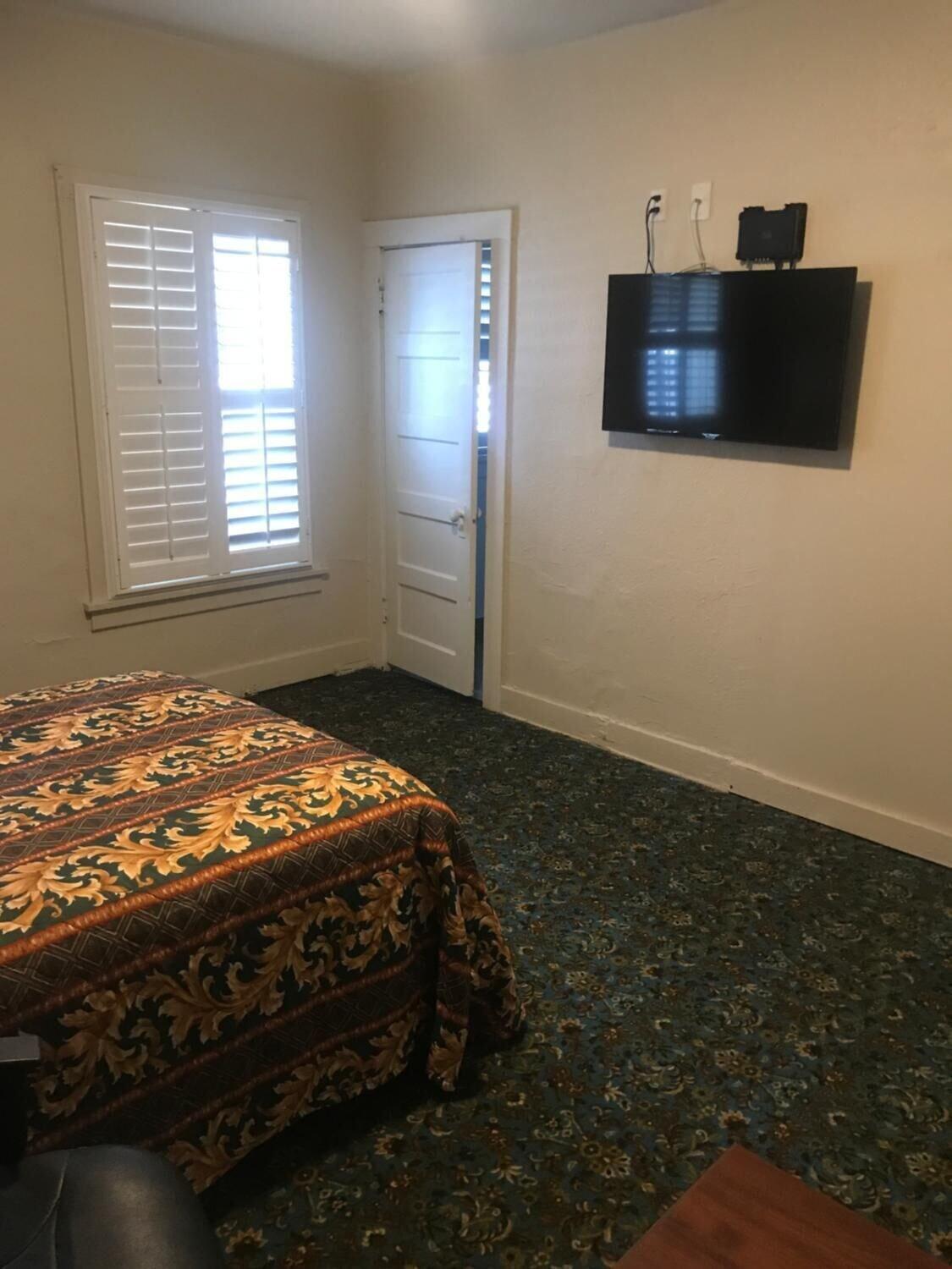Hotel West Inn Hollywood - La 12/21