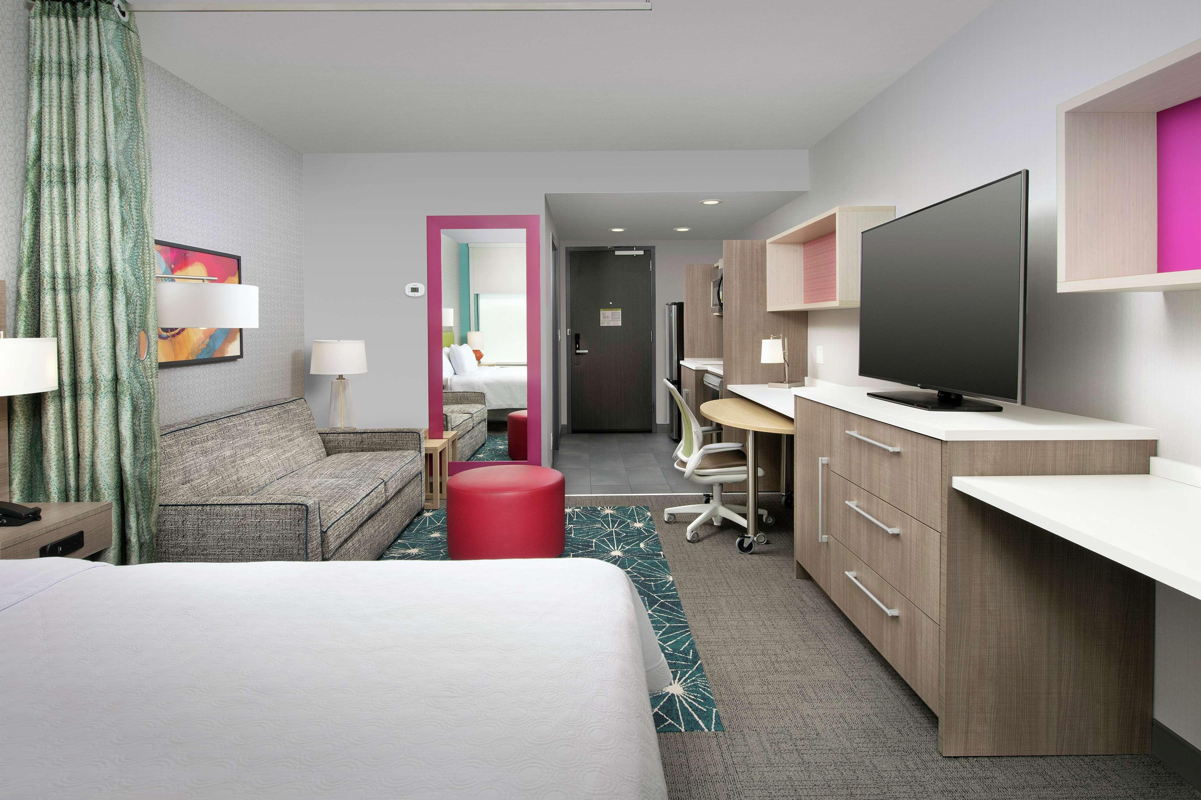 STUDIO, SUITE, KING BED, ACCESSIBLE