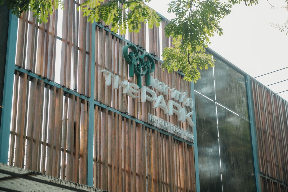 The Park Hotel 1/46