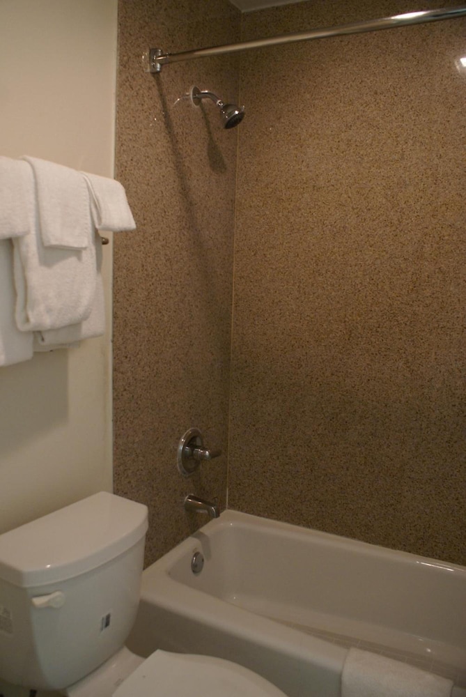 Colony Inn Buena Park 59/64