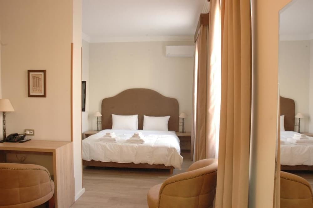 Hermes Hotel 14/28