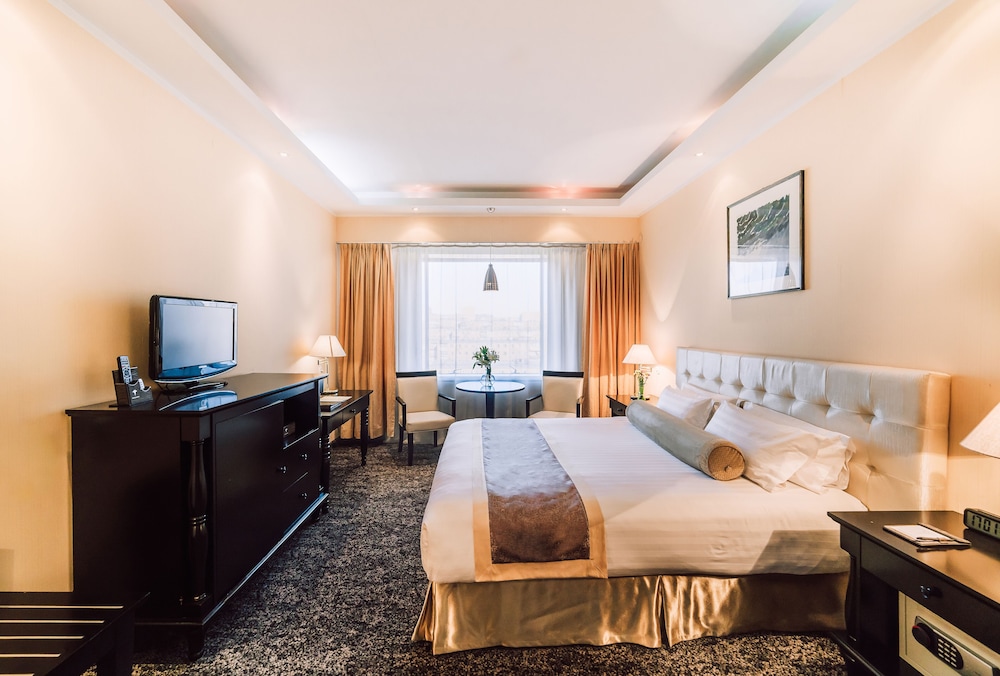 Chinggis Khaan Hotel 28/66
