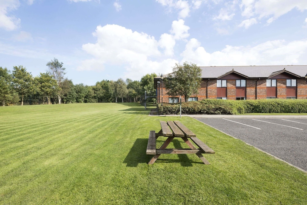 Super 8 by Wyndham Durham 40/44
