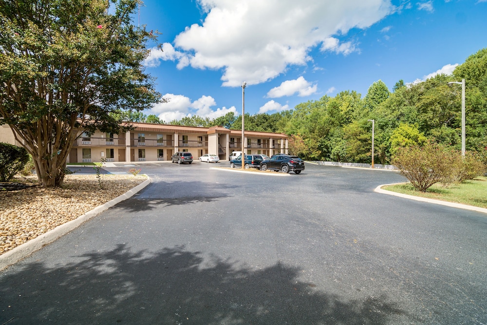 Rodeway Inn Greenwood SC image