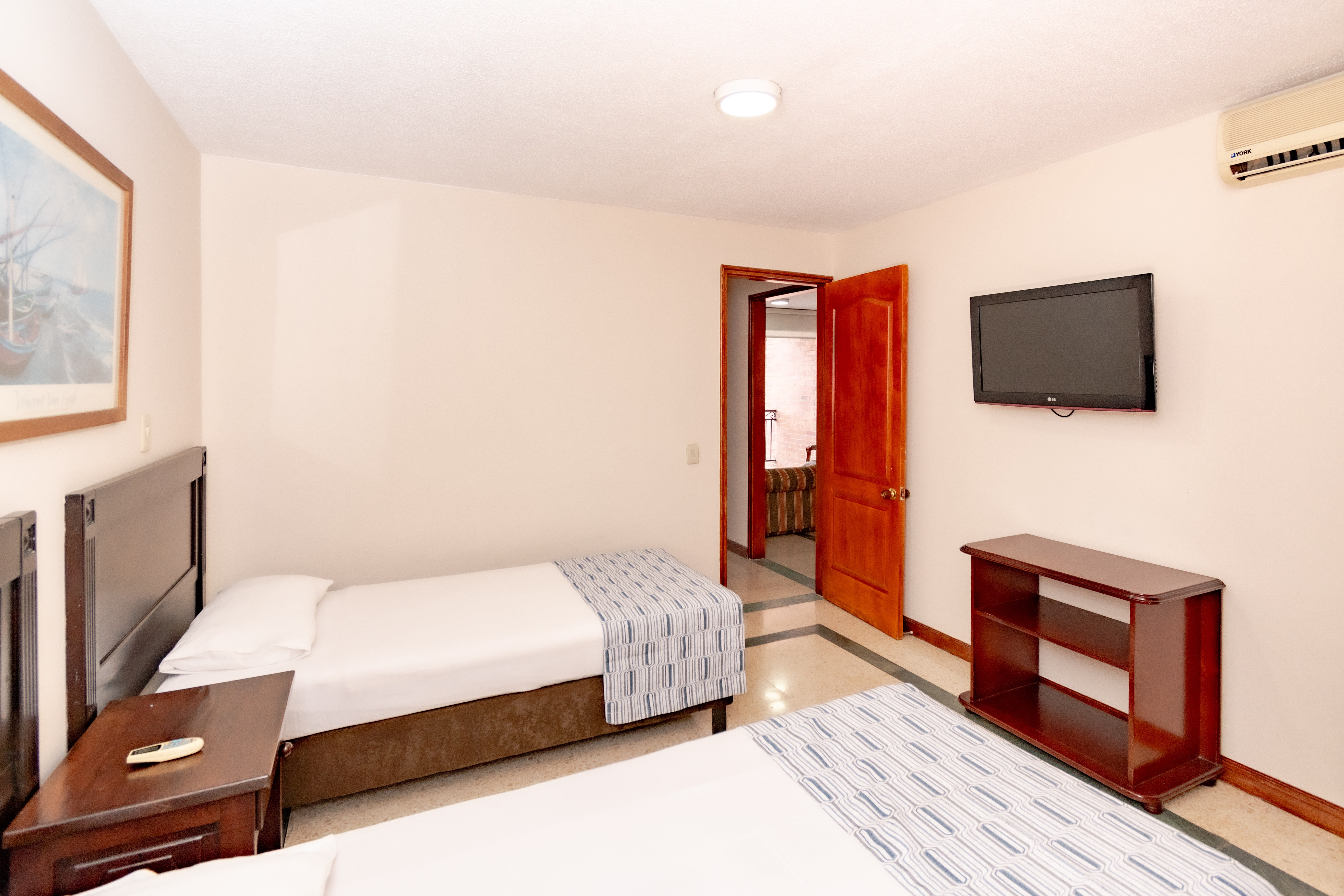 Apartment, Sextuple