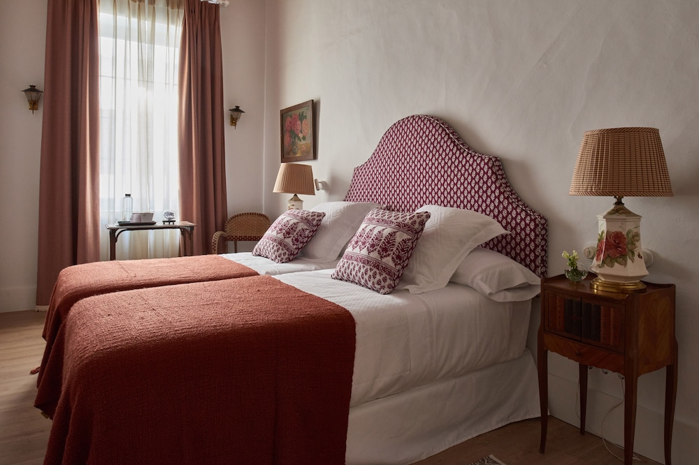 Cristine Bedfor Mahon Boutique Hotel 23/60