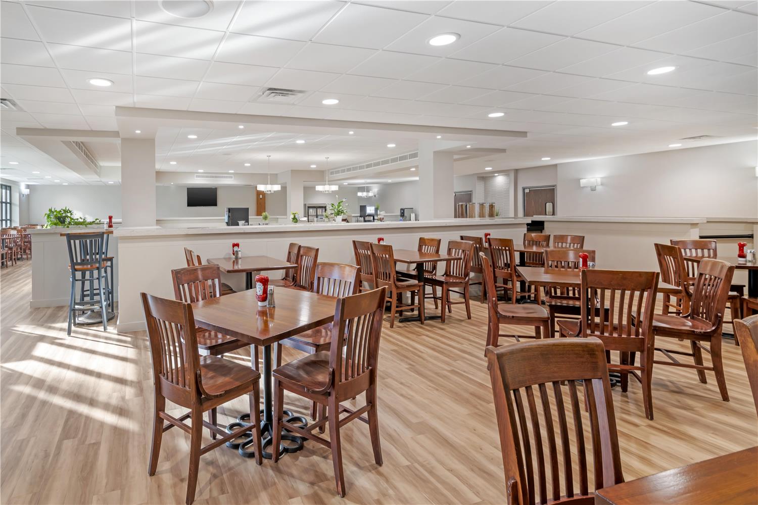 Best Western Royal Plaza Hotel & Trade Center 5/6