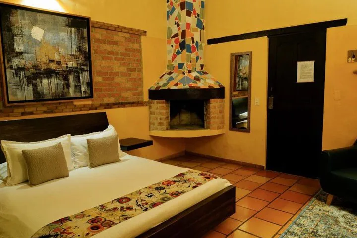 Hotel Bombon 10/23