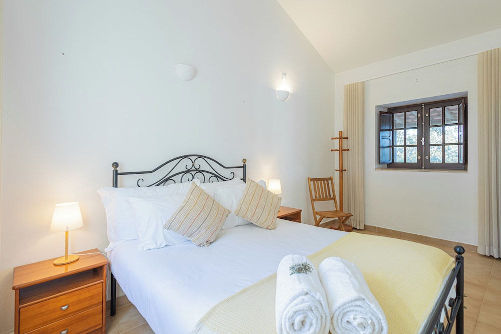 Superior, House, Queen Bed, Garden View, Sofa