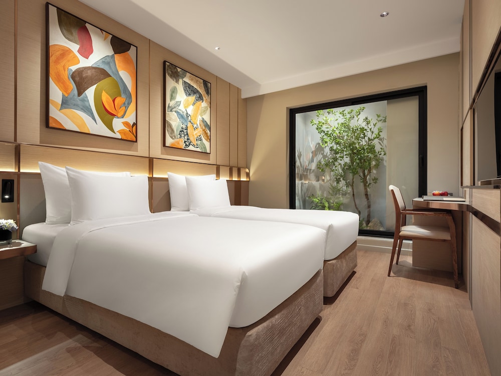 DELUXE, TWIN BEDS
