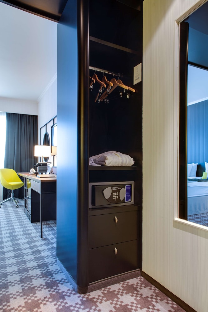 Radisson Blu Hotel Amsterdam Airport 30/80