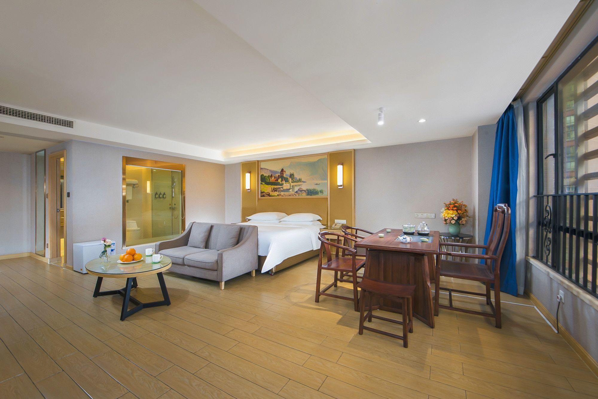 Vienna International Hotel (Guangzhou North Railway Station Branch) 18/35
