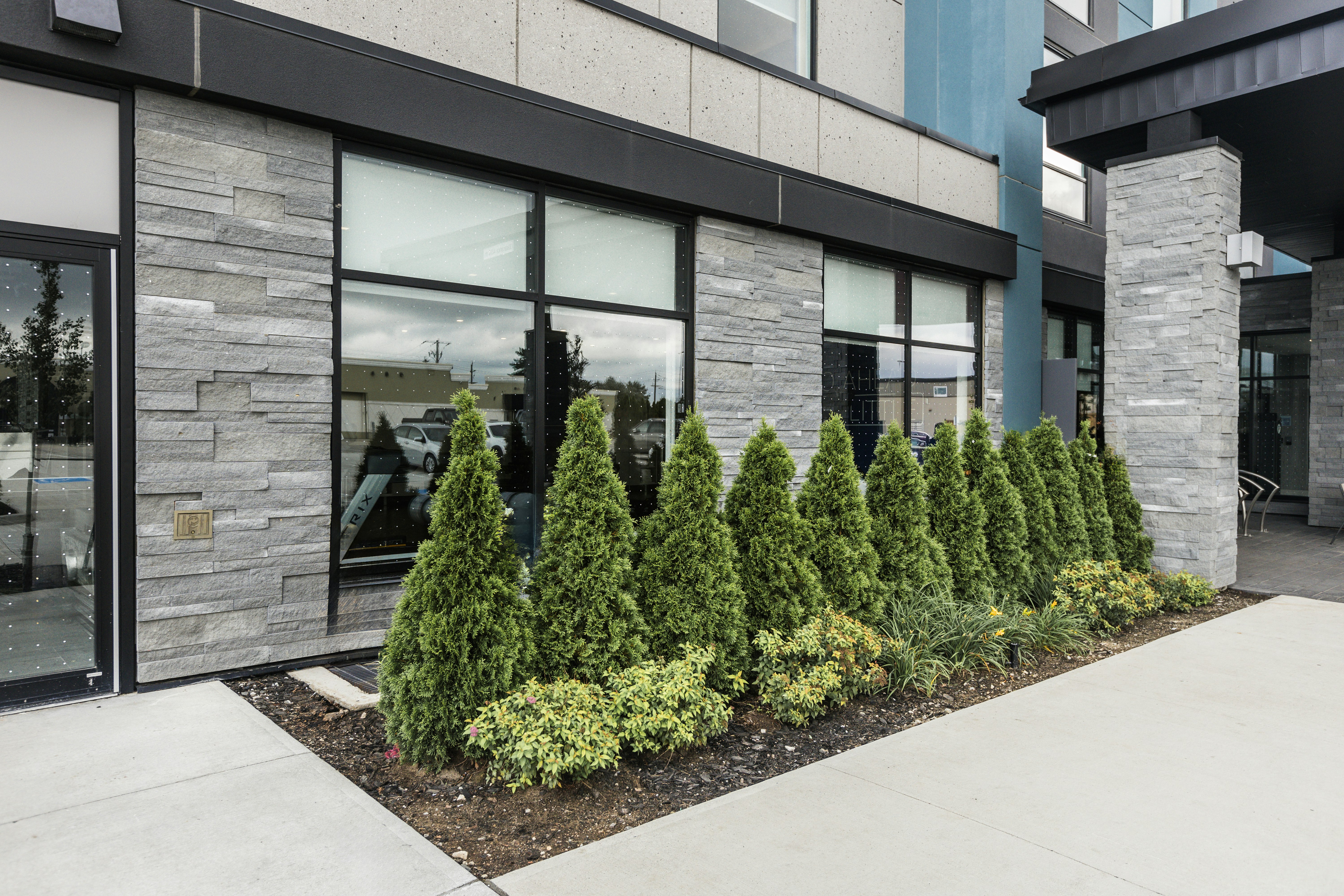 Holiday Inn Express & Suites Toronto Airport South in TORONTO