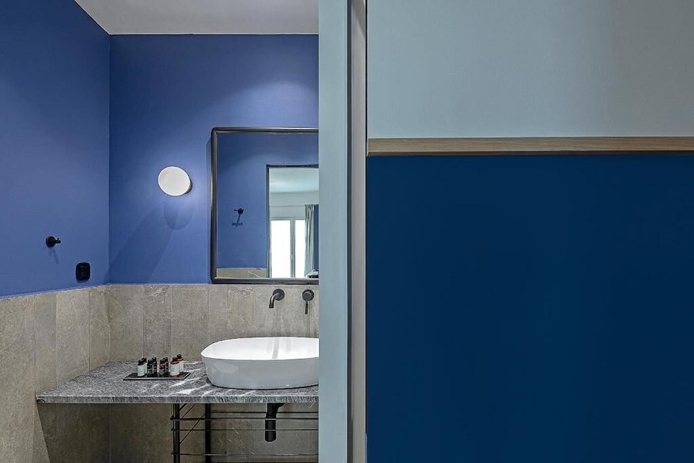 Acro Urban Suites Athens 50/50