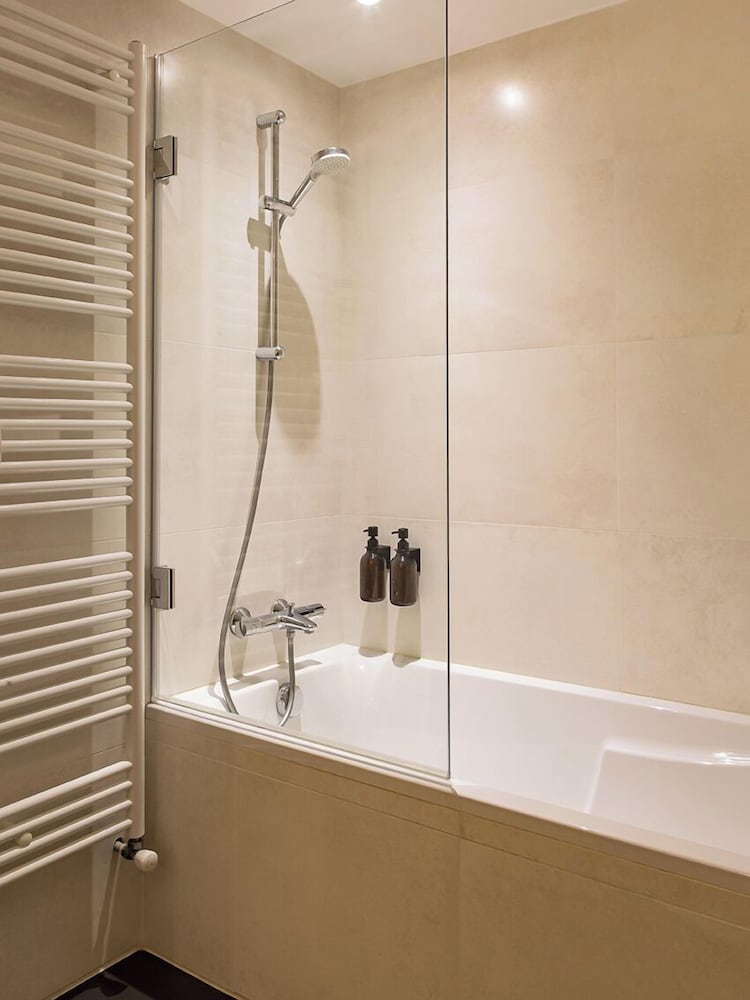 Hotel The Originals de la Paix Beaune 43/45