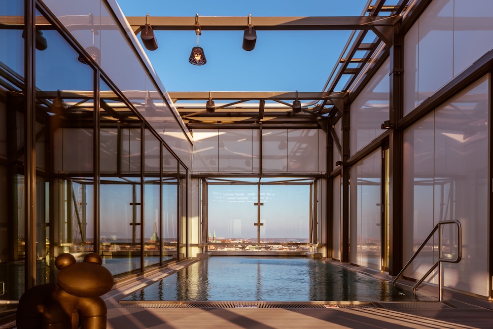 swimming pool spa