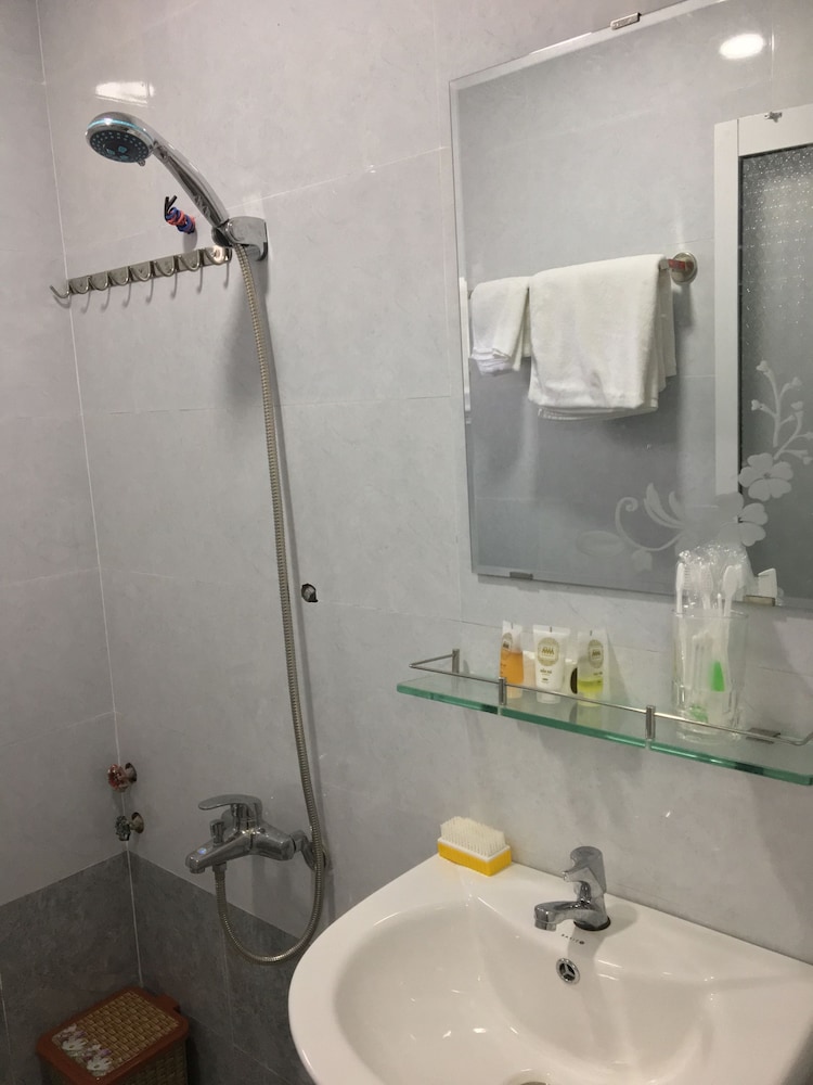 Trieu Hoang Hotel 31/34