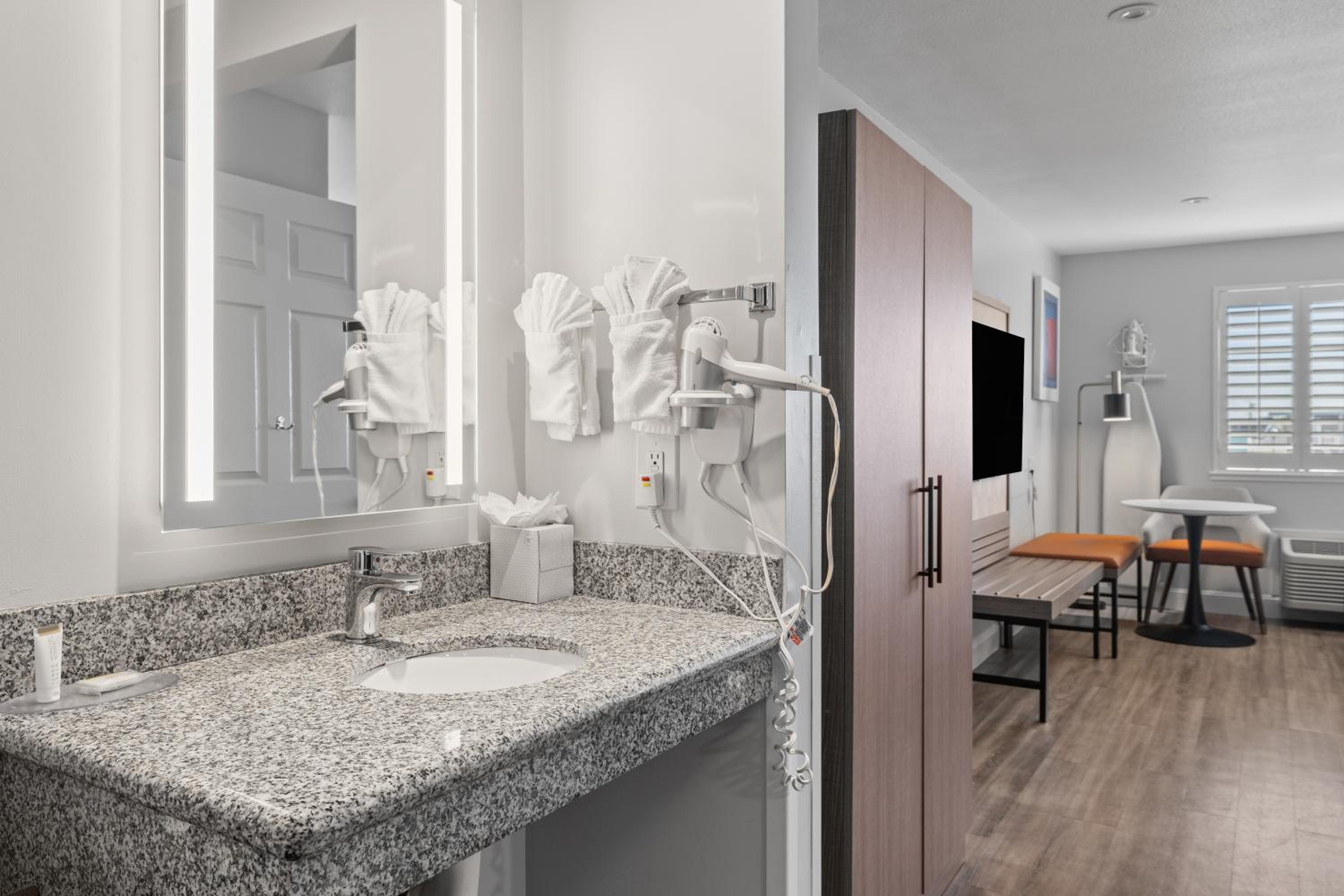 Room, 2 Queen Beds, Accessible, Hotel Skye San Bruno 7/10