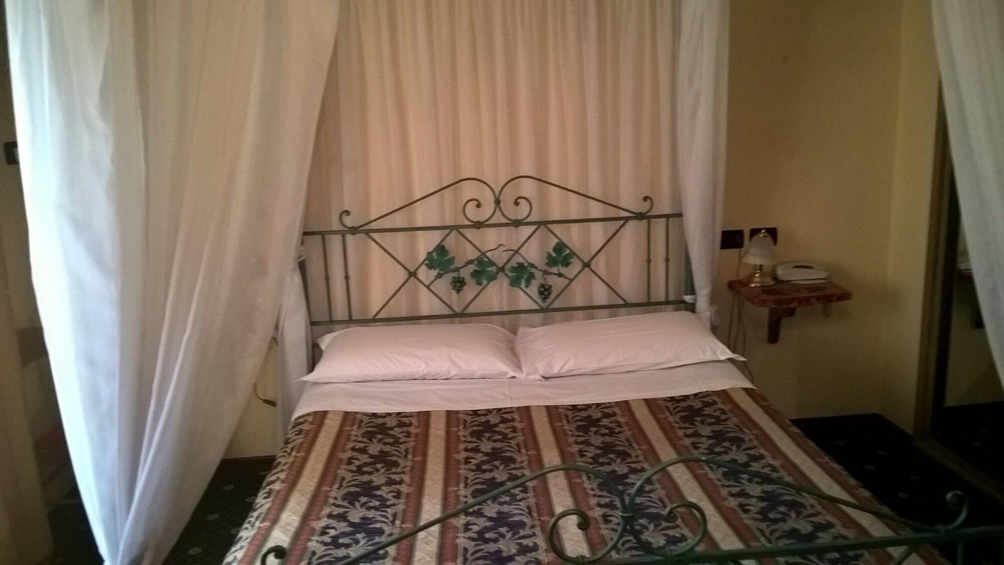 Hotel Parigi 24/44