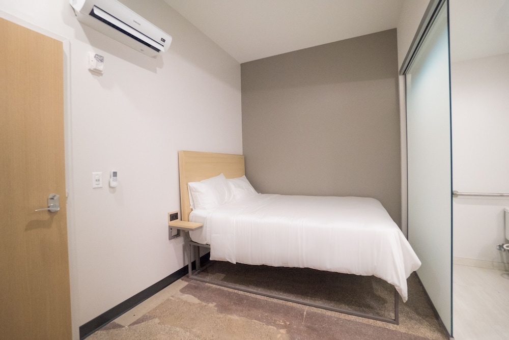 SOVA Micro-Room & Social Hotel 17/50