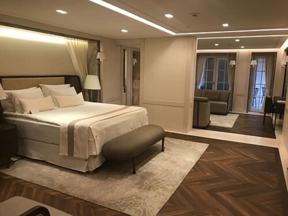 JUNIOR SUITE, HOT TUB