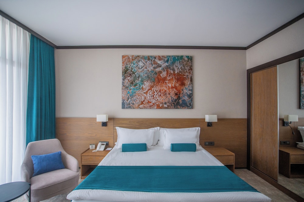 Shabran Wellbeing Resort 31/74