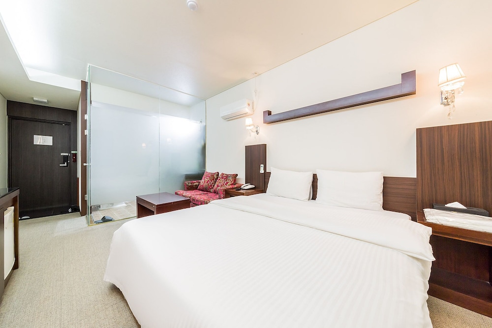 Hotel Airstay 13/37
