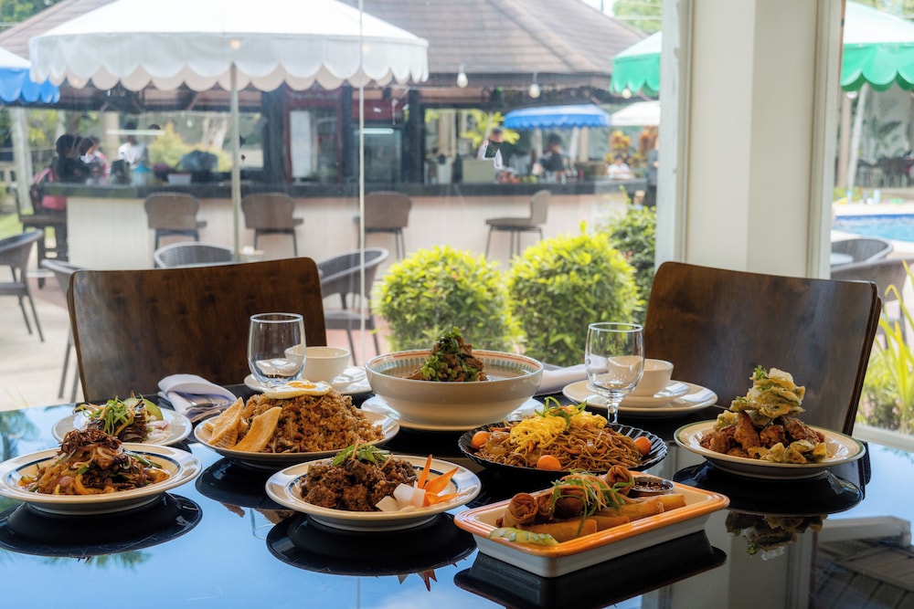 The Ritz Hotel At Garden Oases 22/33