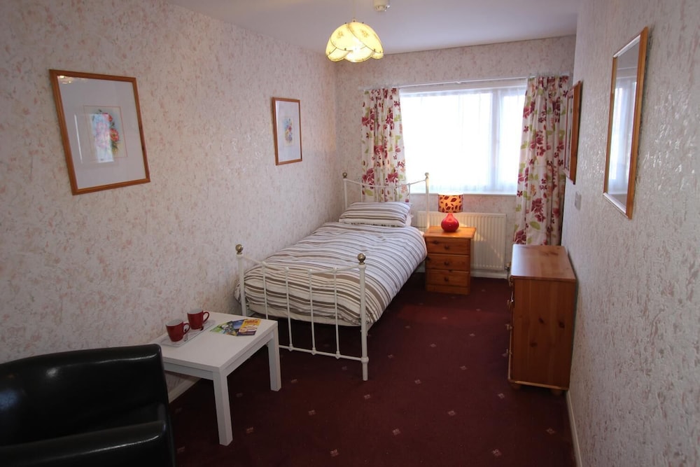 Bay Court 20/26