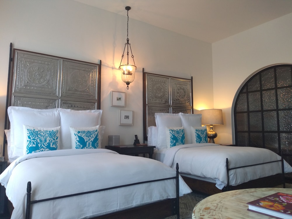 URBAN, DOUBLE BED