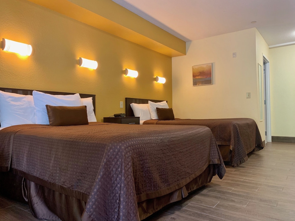 Executive Inn And Suites 19/43