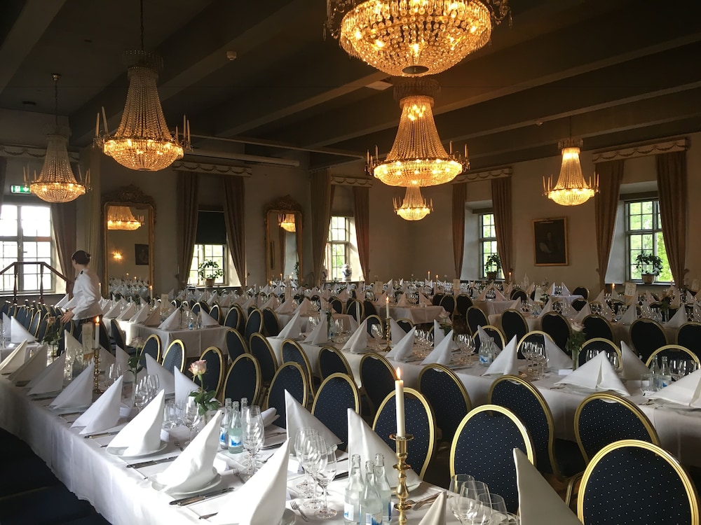 Sundbyholms Slott 41/50