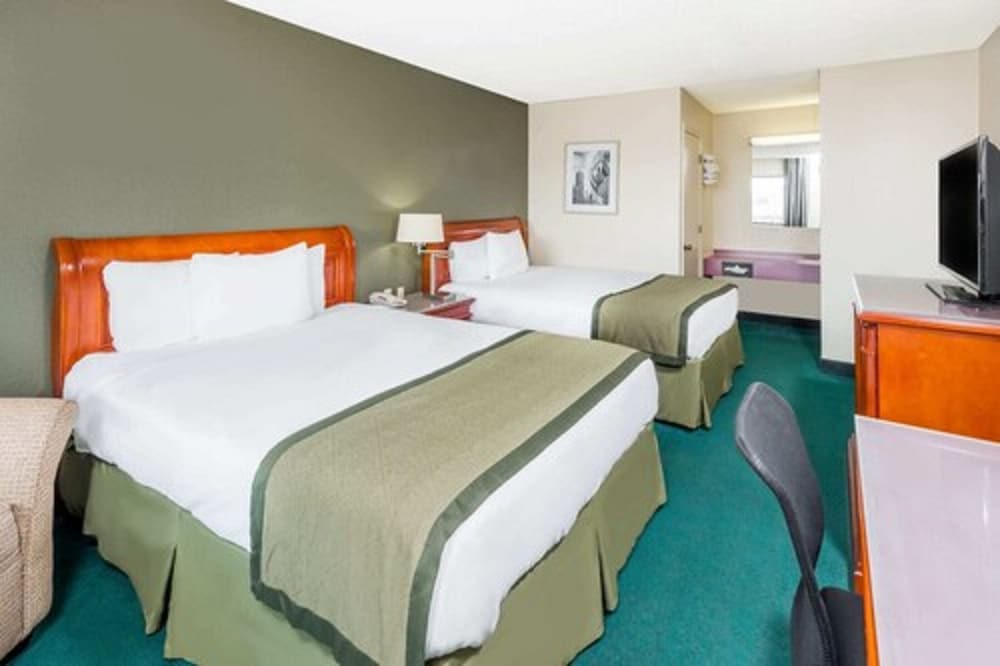 Days Inn by Wyndham Hannibal 16/22
