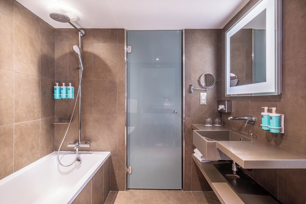 Novotel Lyon Confluence 78/80