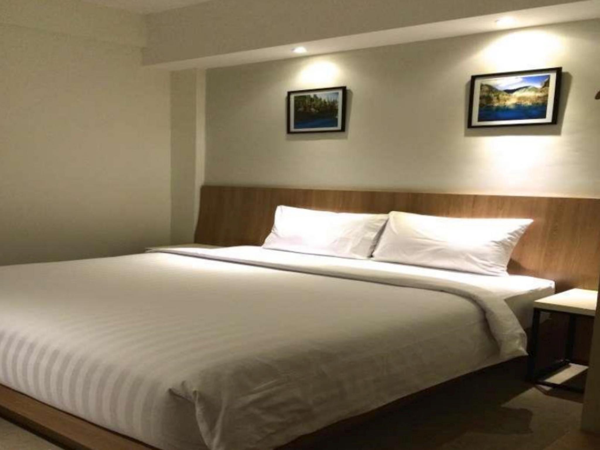 Hart Hotel 13/39