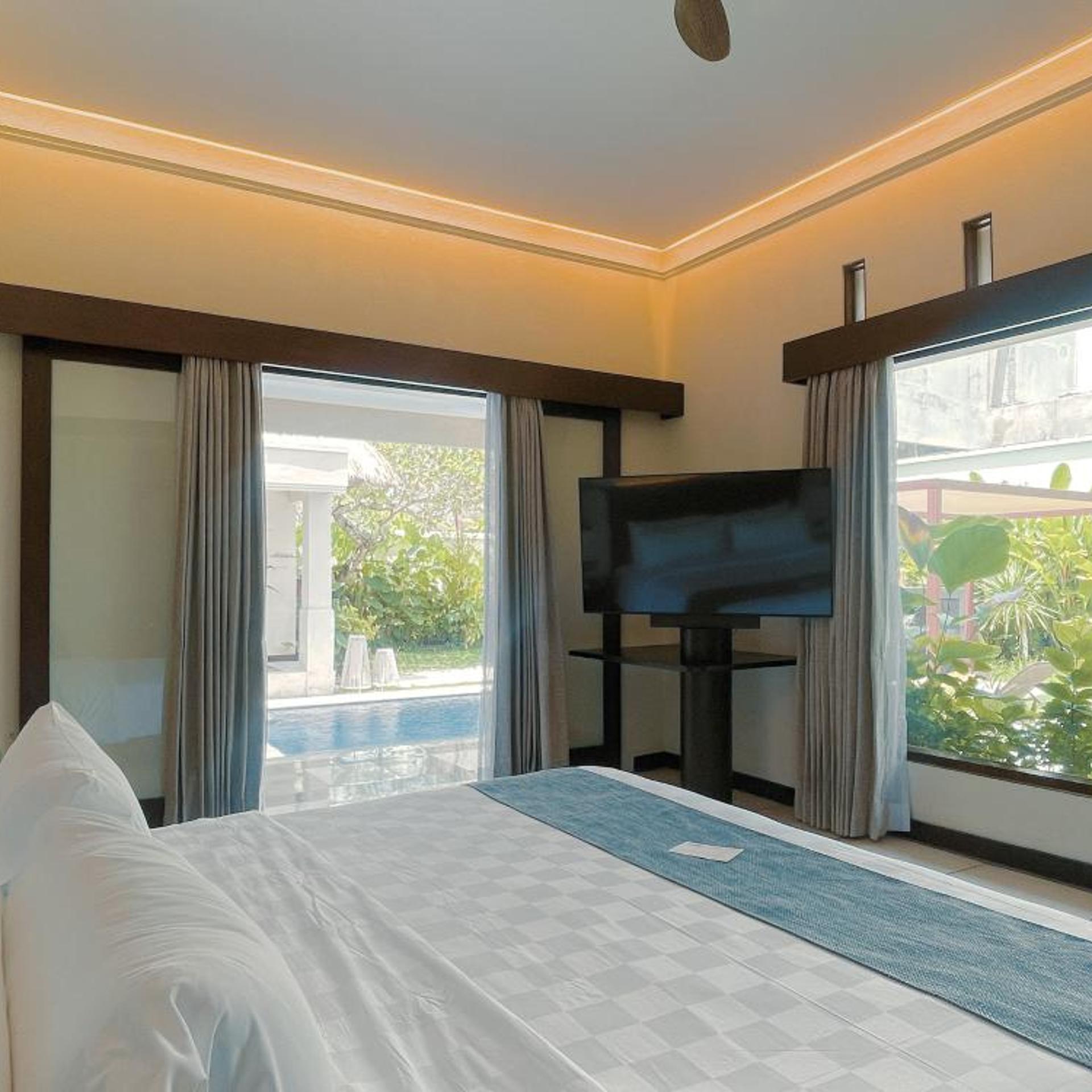 Deluxe, Suite, Shared Bathroom