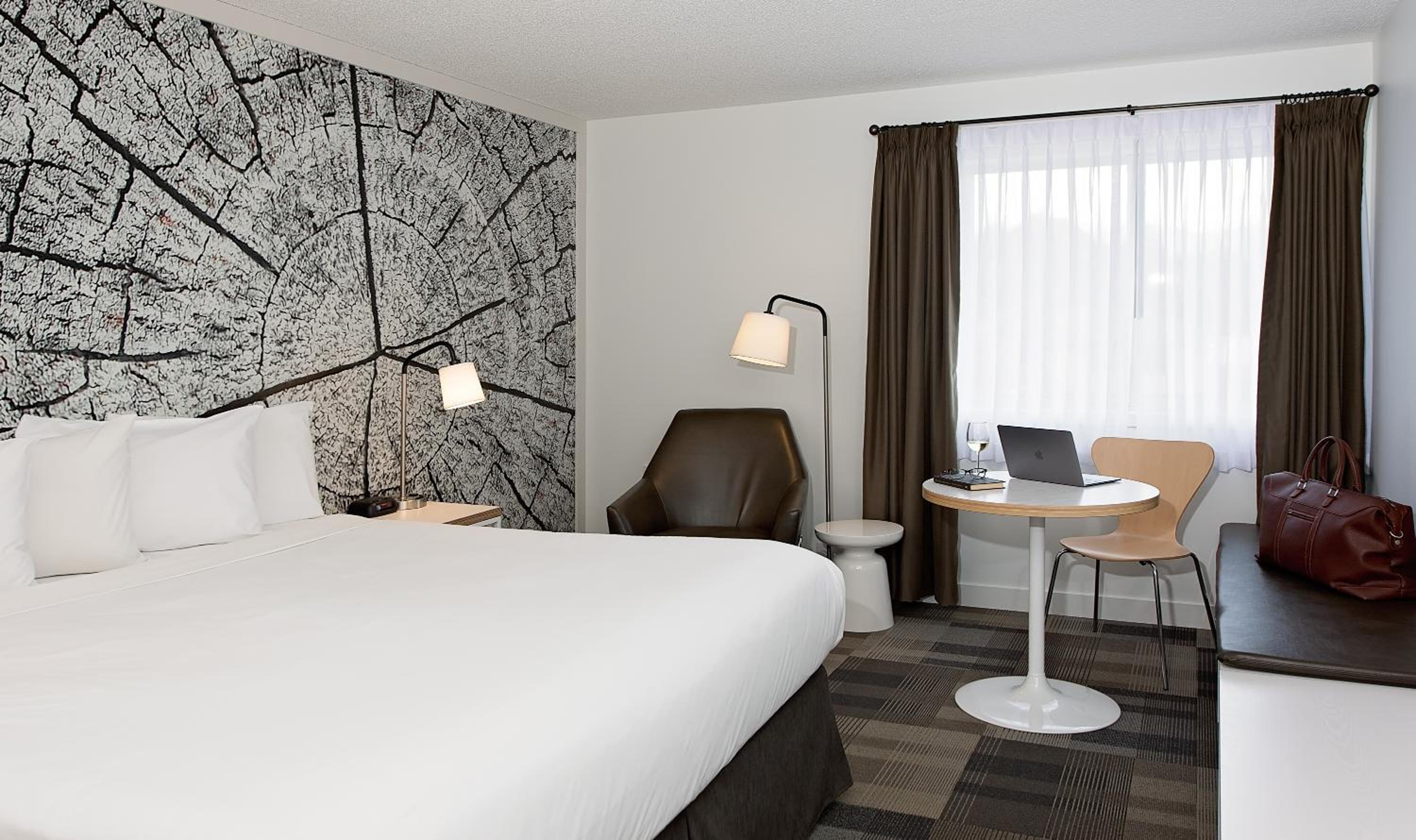 Coast, King Bed