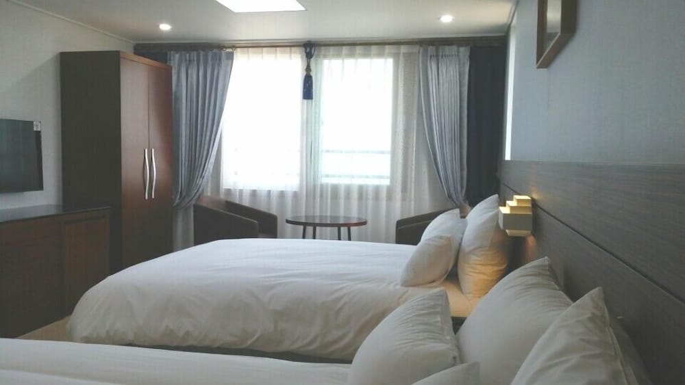 The Stay Century Hotel 32/48