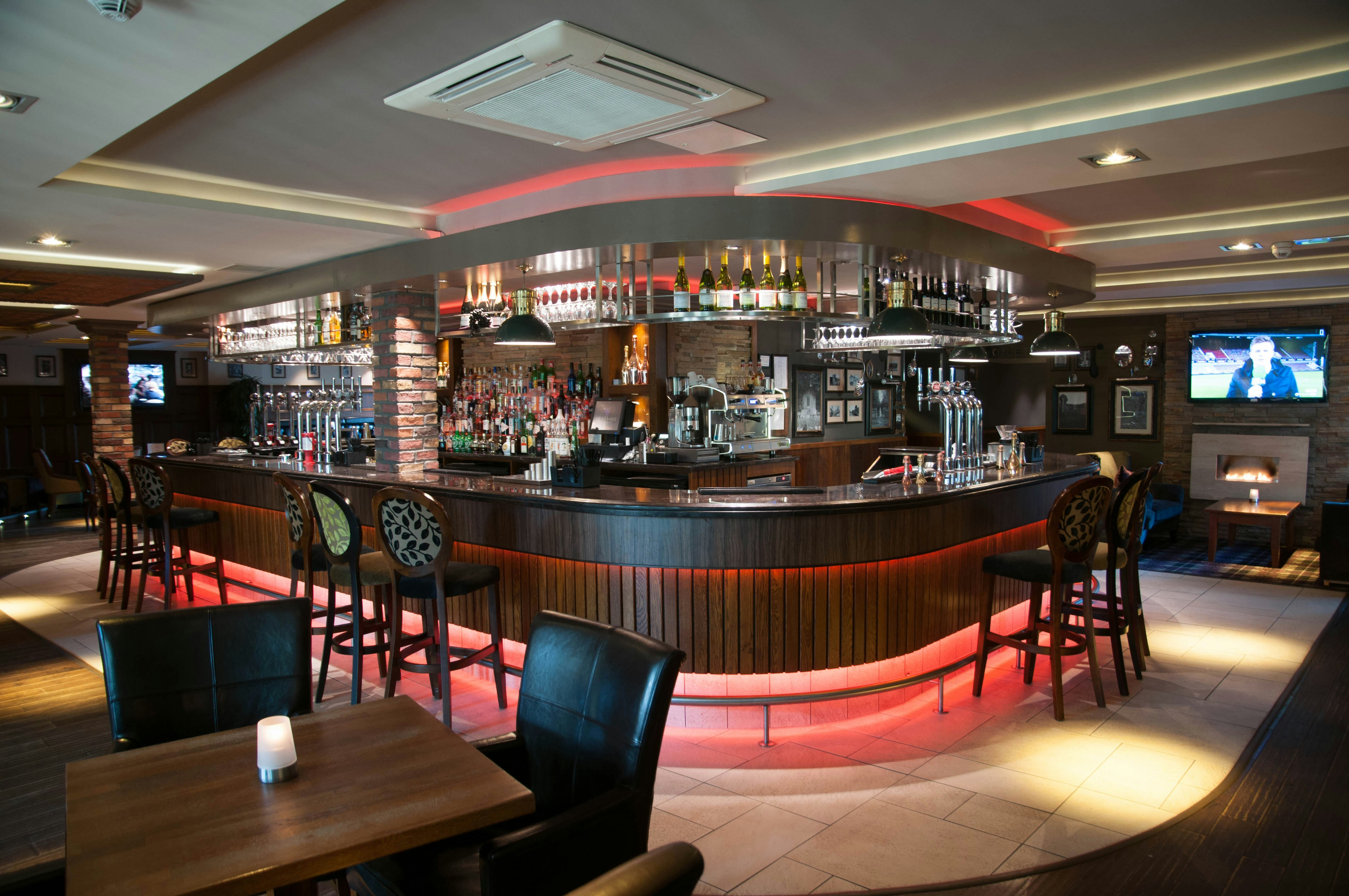 Busby Hotel 39/47