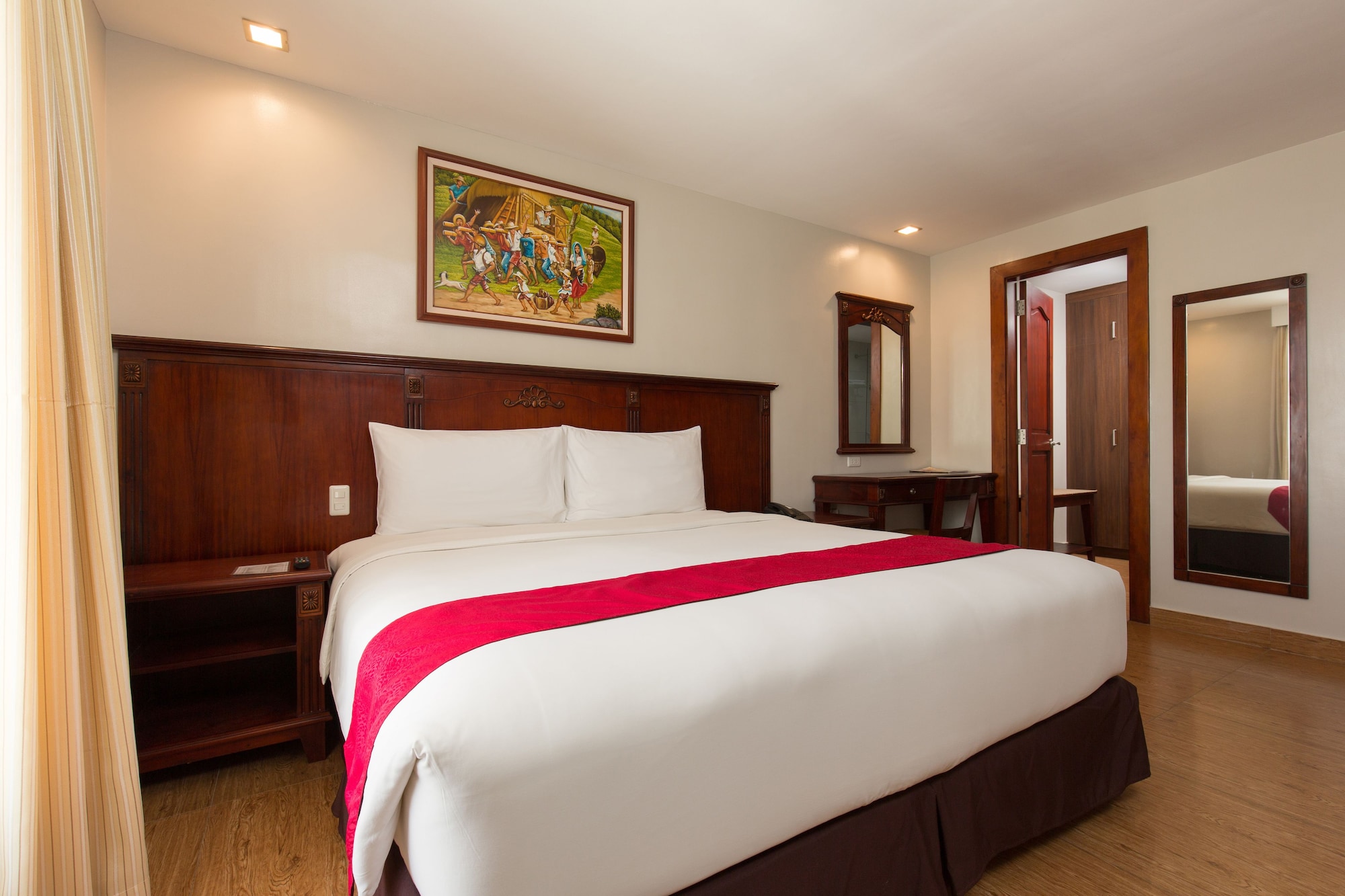 JUNIOR SUITE, KING BED