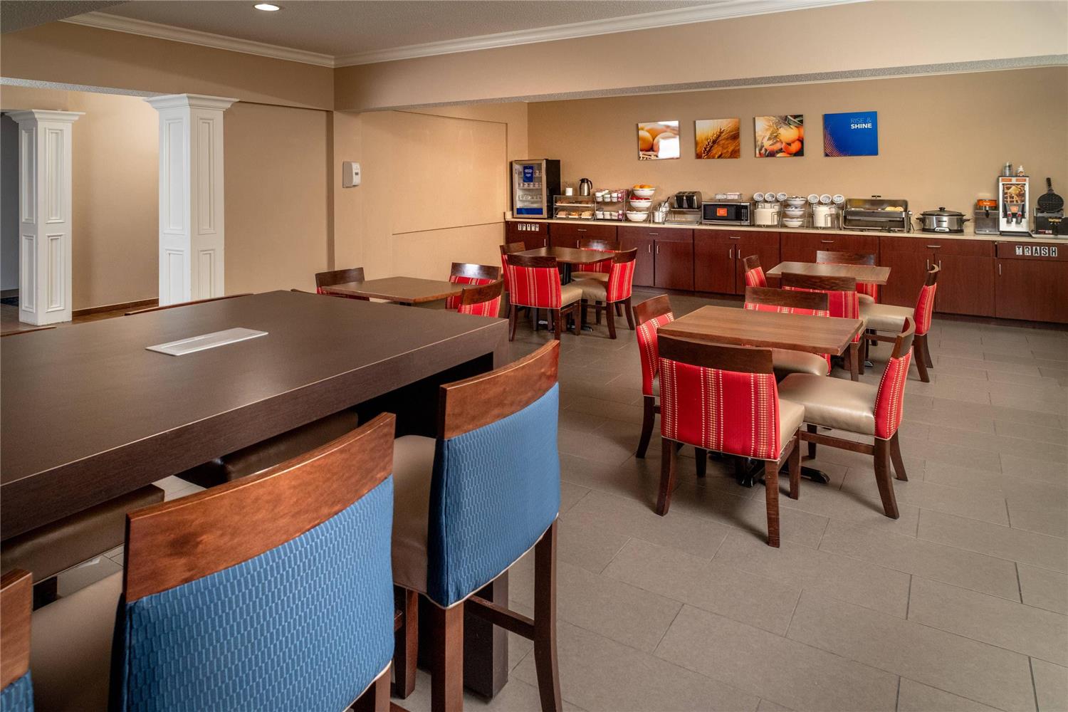 Comfort Suites Prestonsburg West KY 30/38
