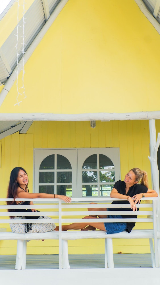 Slumber Party Beach Club and Resort Koh Phangan 1/15